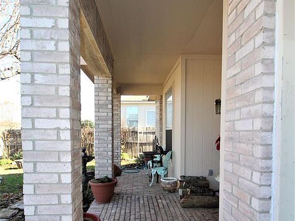 4th image of 3525 Blue Springs Dr