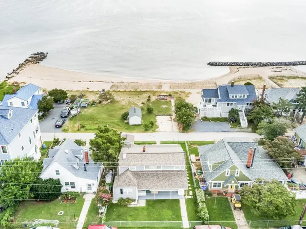 2909 Bay Blvd, Huntingtown, MD 20639