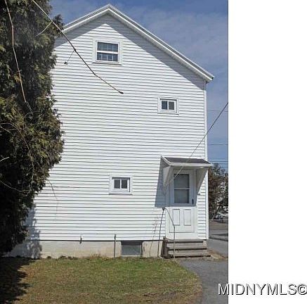 4th image of 13 Walcott St