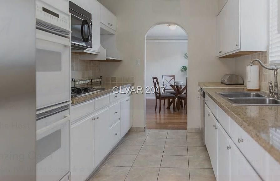 1st image of 1224 Barnard Dr