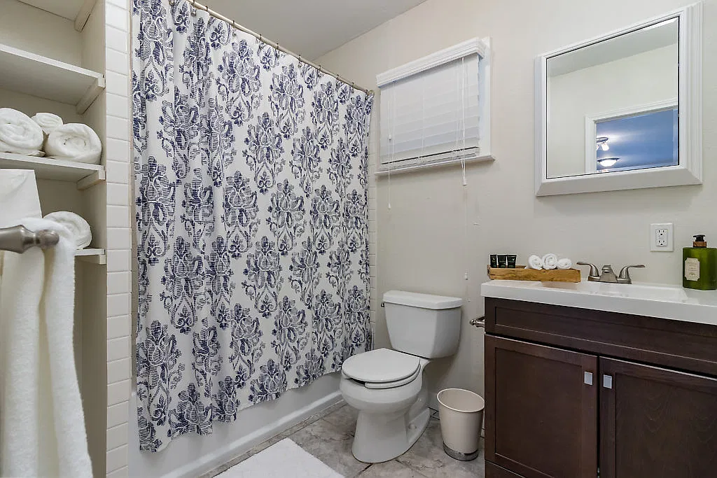418 East Myrtle Street - 2 — Photo 3