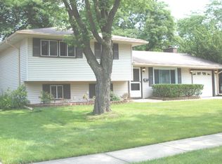 824 Georgean Ln, Schaumburg, IL