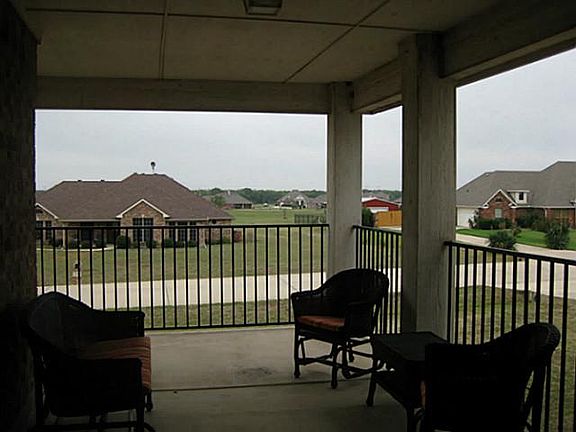 3rd image of 696 Alexander Ln