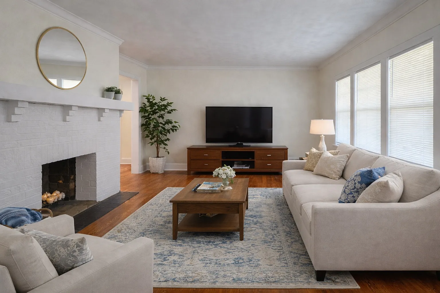 2 bed, 1200 sqft, $1,600 — Photo 3