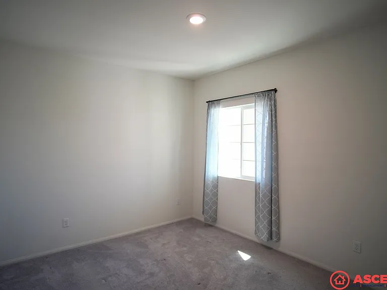 7320 Lago Puccini St — Photo 3
