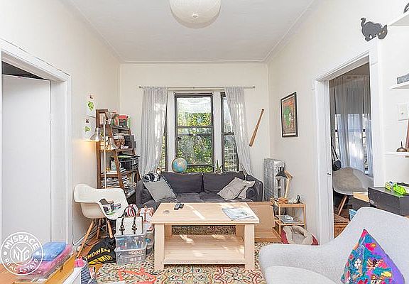 2nd image of 601 Park Pl #41