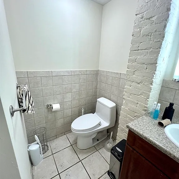 682 E 6th St #1 — Photo 15