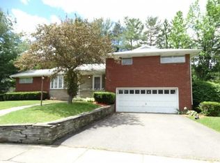 717 Harpur Dr, Endwell, NY 13760
