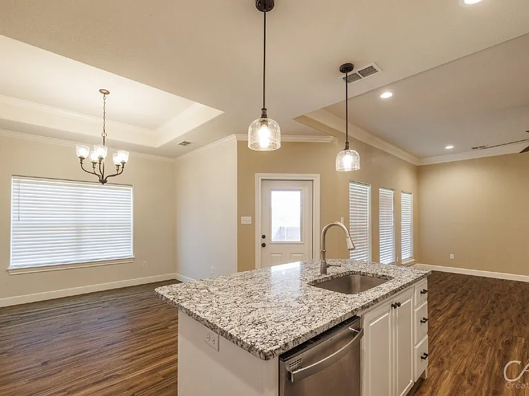 7325 Wildflower Way — Photo 4