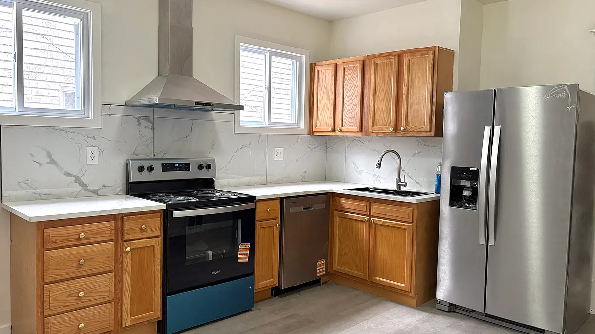 Building Photo - 1769 E 31st St #1