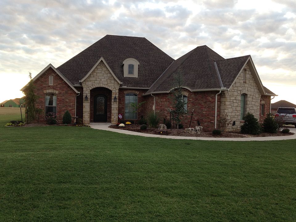 1st image of 590 Stephany Dr