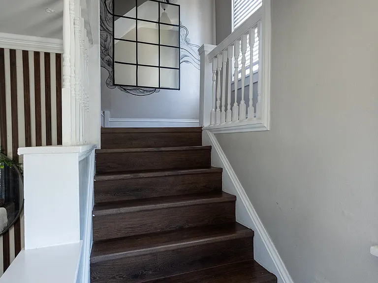 1646 Wyandotte Ave — Photo 11