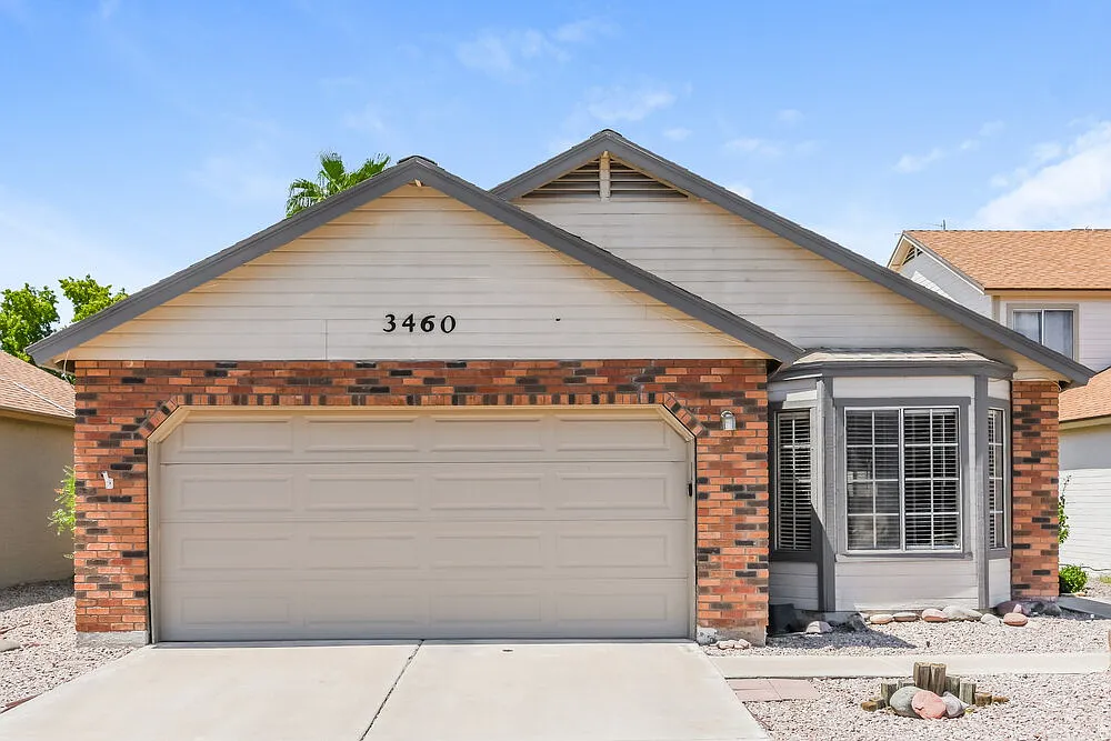 3 bed, 2.0 bath, 1336 sqft, $2,295 — Photo 1