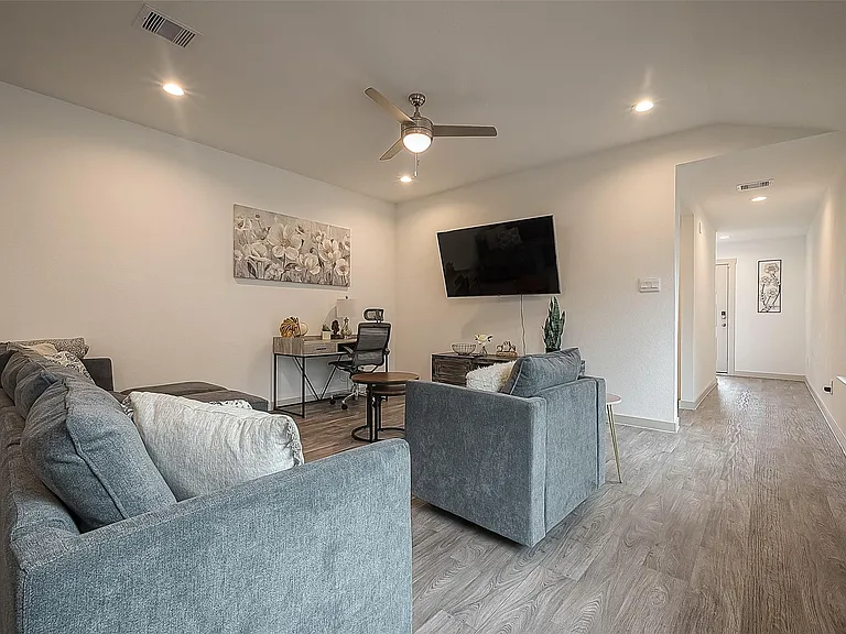 2919 Stamford Hill Ln — Photo 8