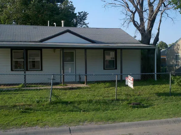3108 E Chestnut Dr, Wichita, KS 67216