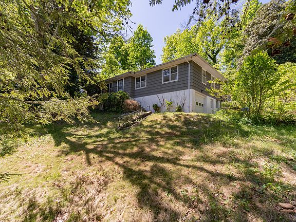 2nd image of 3278 Ozark Cir