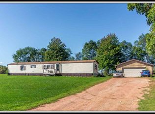 N4597 Larry Rd, New London, WI 54961