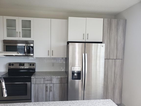 3rd image of 123 W Marina Cove Dr