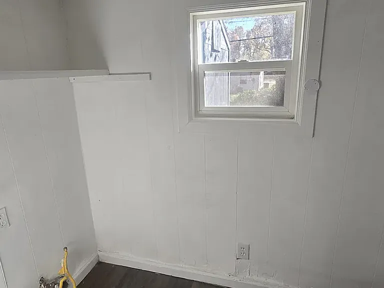 1834 E Monroe St — Photo 15