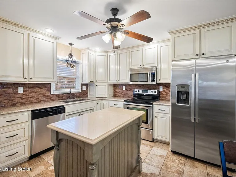 9903 Welshpool Ct — Photo 29
