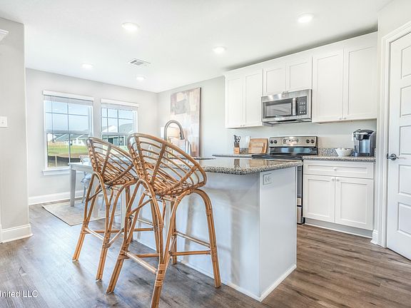 3rd image of 13012 Horseshoe Dr #1006