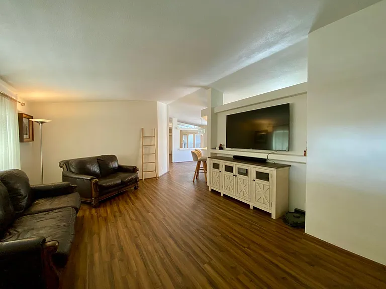 10410 F Ave — Photo 6