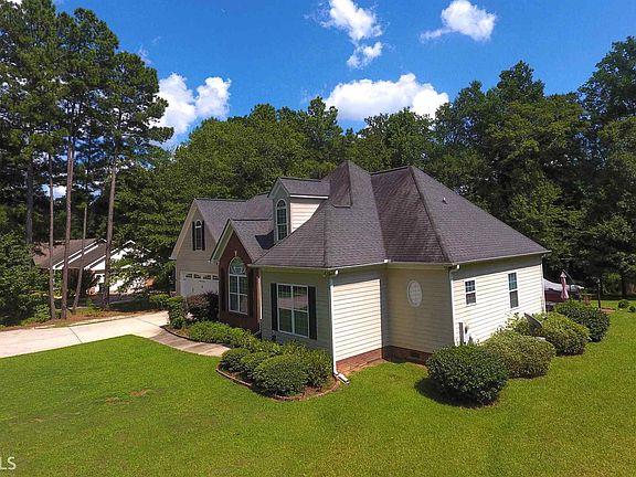 3rd image of 108 James Moore Dr