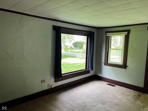 4th image of 559 Eastern Ave