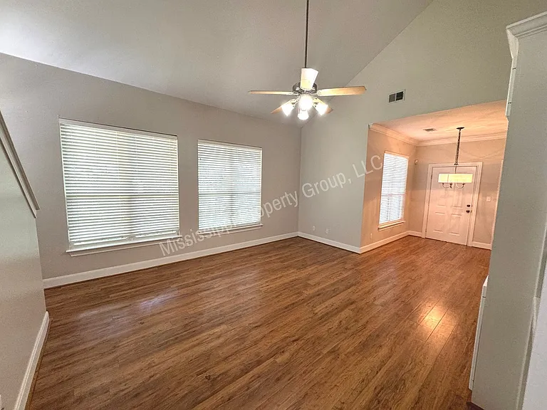 408 Private Road 3097 — Photo 4