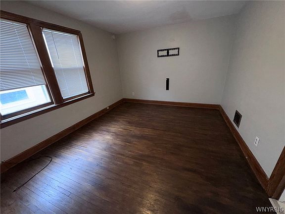 2nd image of 34 Sunset St