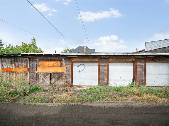 4th image of 3018 E Olympic Ave