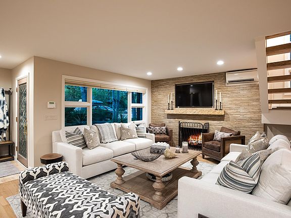 Living Room w/Fireplace