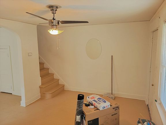 4th image of 1315 Byron St