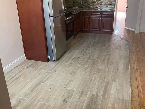 4th image of 5704 Avenue H #1
