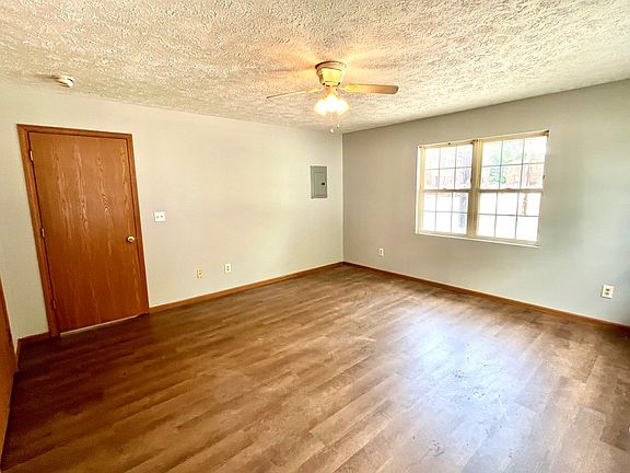 3rd image of 218 Watson Ln #11412226