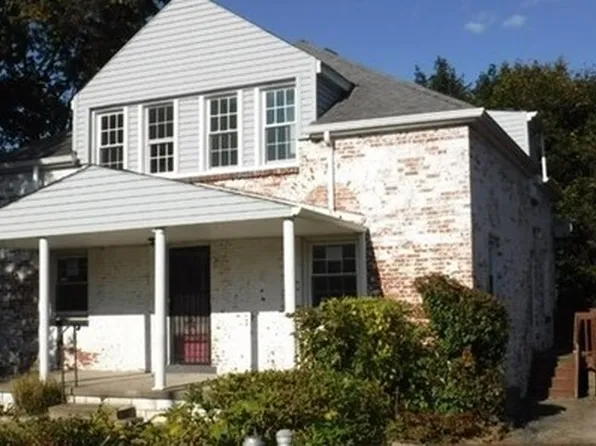 16 Olympia Park Plz, McKeesport, PA 15132