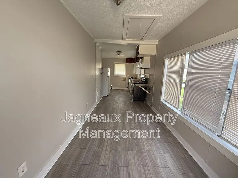 116 S Stanford St — Photo 4