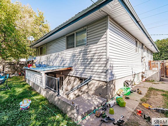 2nd image of 727 Jefferson Ave