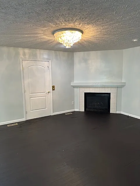 4 bed, 2610 sqft, $3,200 — Photo 4