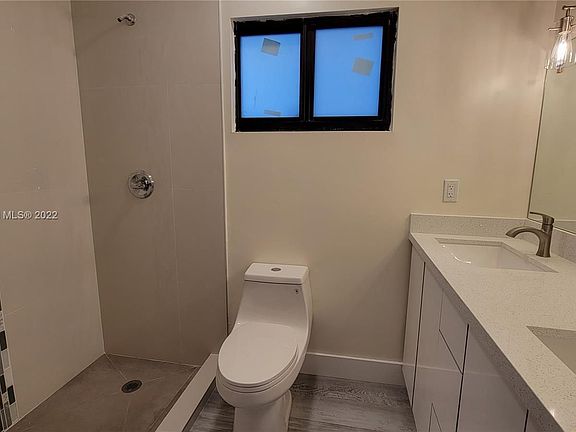 3rd image of 1296 NE 146th St #A