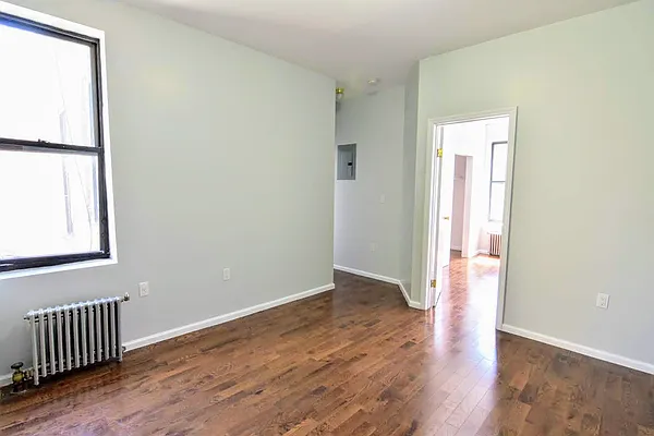 Rented by Compass | media 9