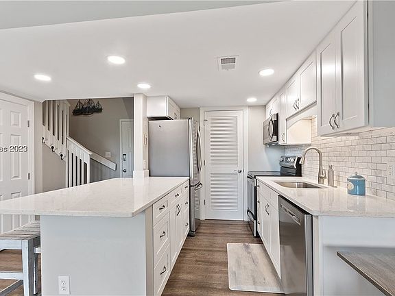 3rd image of 10 S Forest Beach Dr