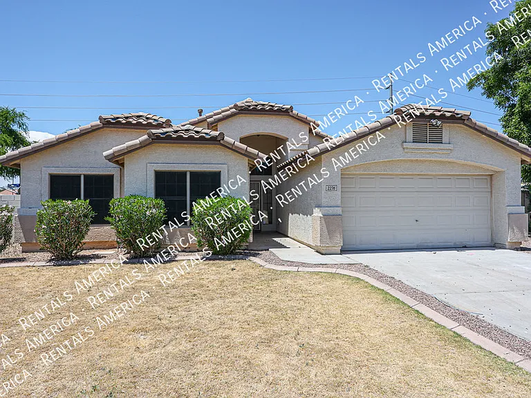 2276 S Bahama Dr — Photo 2