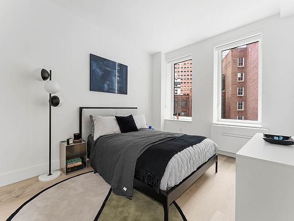 5th image of 55 Broad St #915