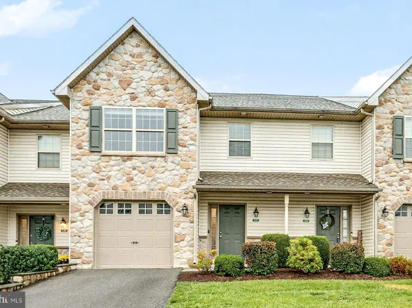 237 Melbourne Ln, Mechanicsburg, PA 17055