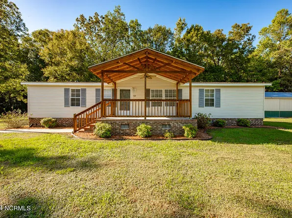 322 Fayrewinds Lane, Blounts Creek, NC 27814