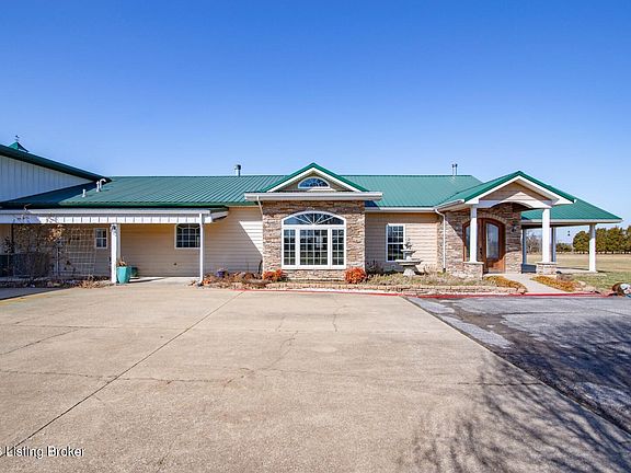 4th image of 379 Clark School Rd