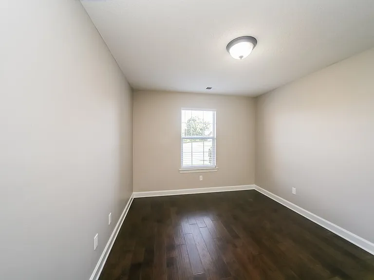 5714 Kingsman Dr — Photo 15