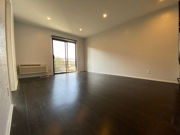 4th image of 827 S Wilton Pl Unit 309