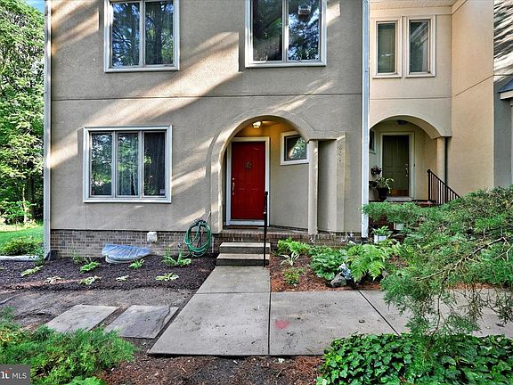 2nd image of 601 Stoney Spring Dr